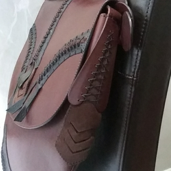 Fendi runway tooled leather vintage purse - Picture 3 of 7